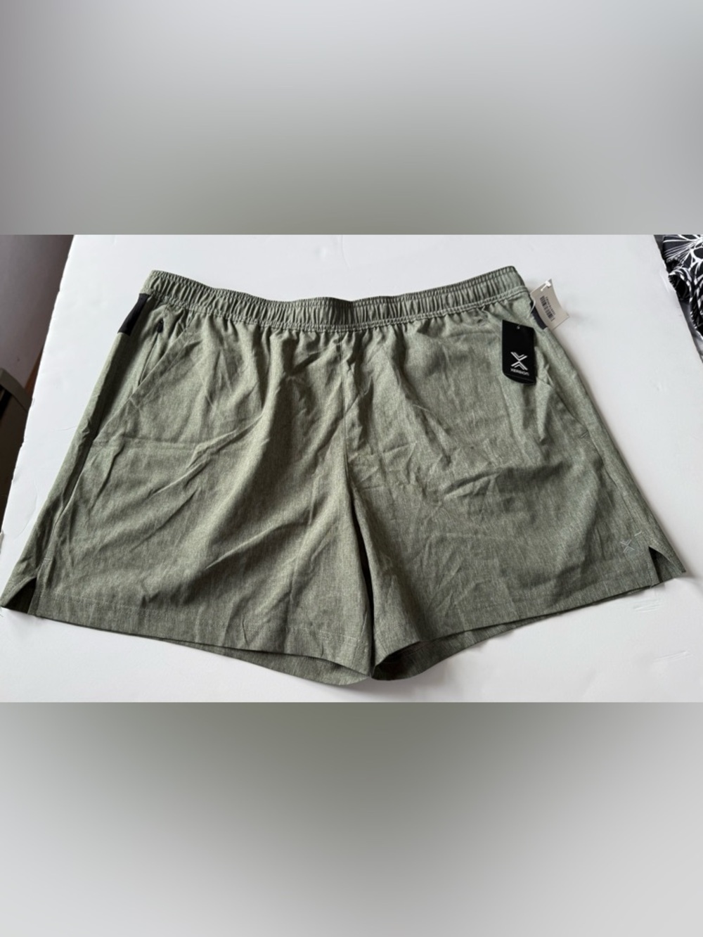 New men's xl Xersion run shorts